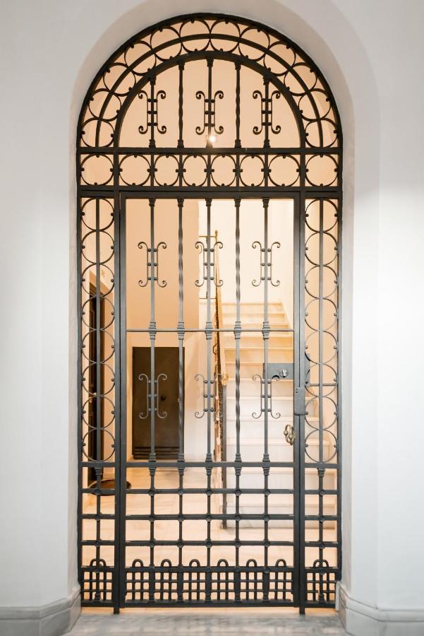 Apartamento Con Solera En El Corazon De Triana Sevilla Bagian luar foto