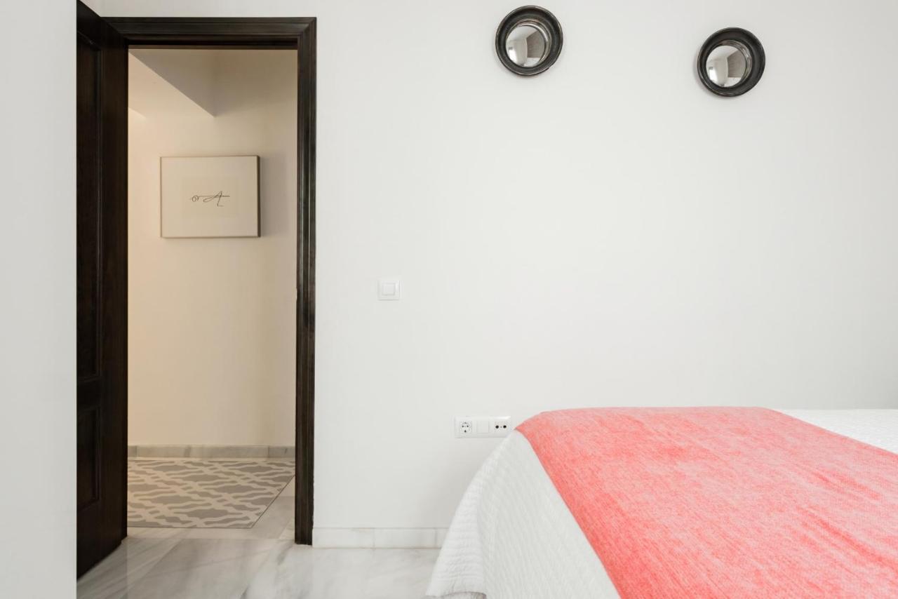 Apartamento Con Solera En El Corazon De Triana Sevilla Bagian luar foto
