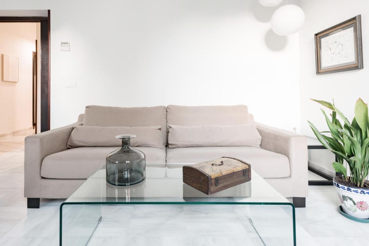 Apartamento Con Solera En El Corazon De Triana Sevilla Bagian luar foto