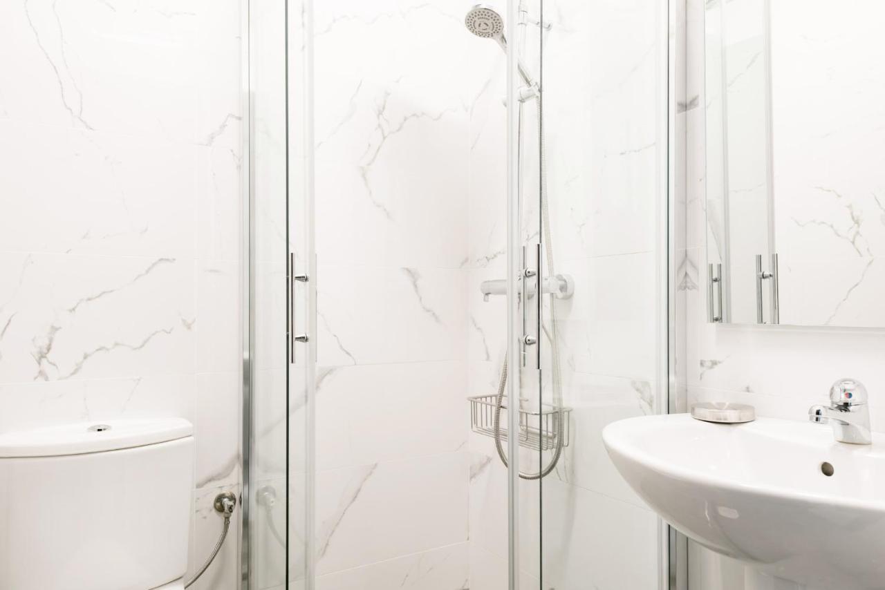 Apartamento Con Solera En El Corazon De Triana Sevilla Bagian luar foto